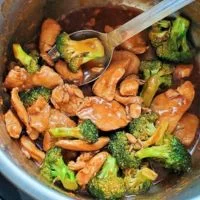 Diet Dishes Steamed Chicken w. Broccoli menu