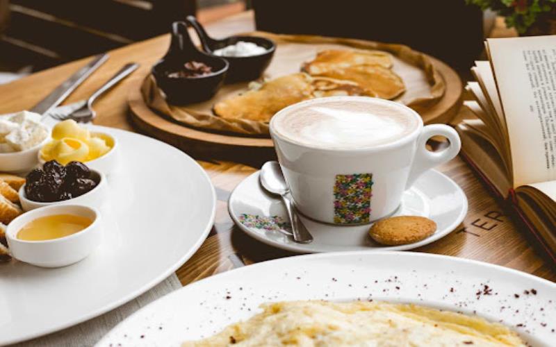 The Best Cafes And Brunch Spots With Waterfront Views In Woodbridge