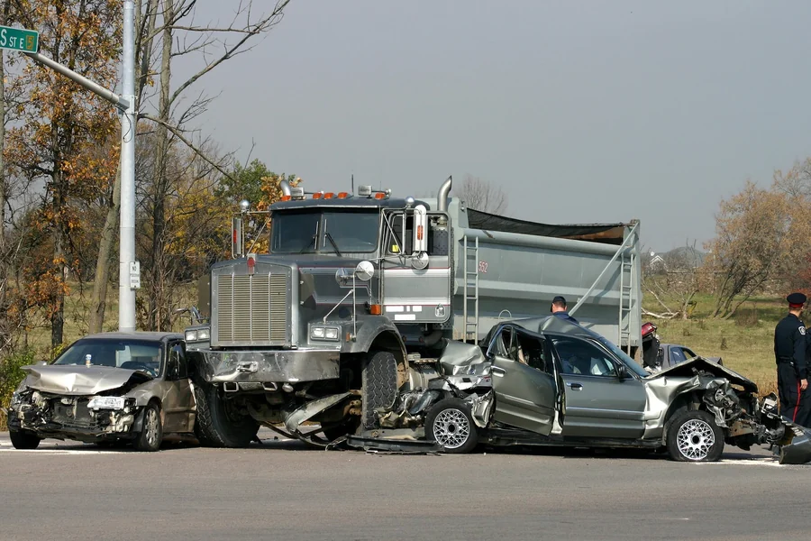 How Can a Los Angeles Semi-Truck Accident Attorney Maximize Your Compensation