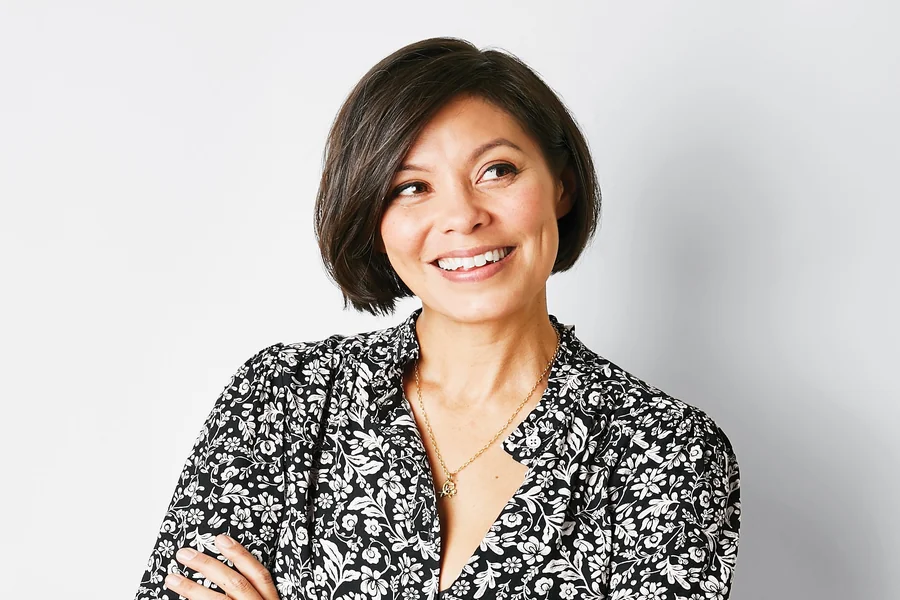 Is Alex Wagner still married