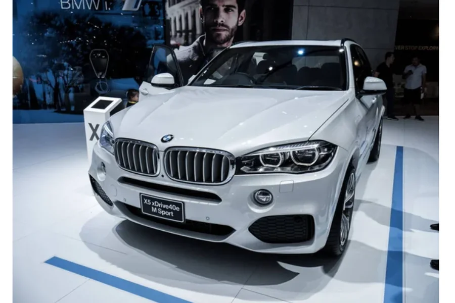 Choosing Between OEM and Aftermarket Options